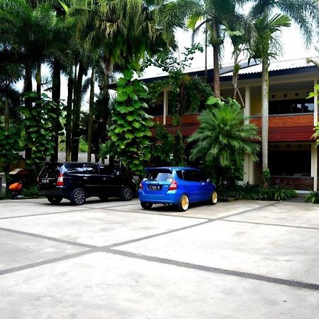 Augusta Sukabumi Hotel Ngoại thất bức ảnh
