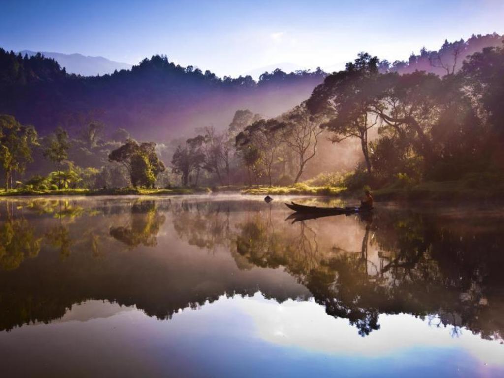 Augusta Sukabumi Hotel Ngoại thất bức ảnh