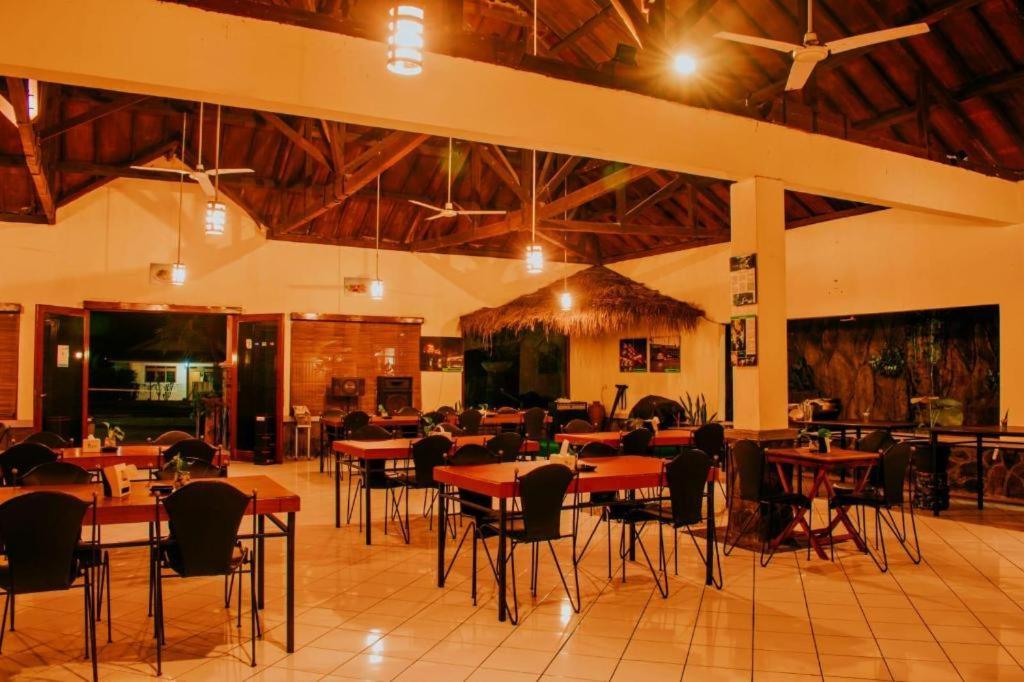 Augusta Sukabumi Hotel Ngoại thất bức ảnh