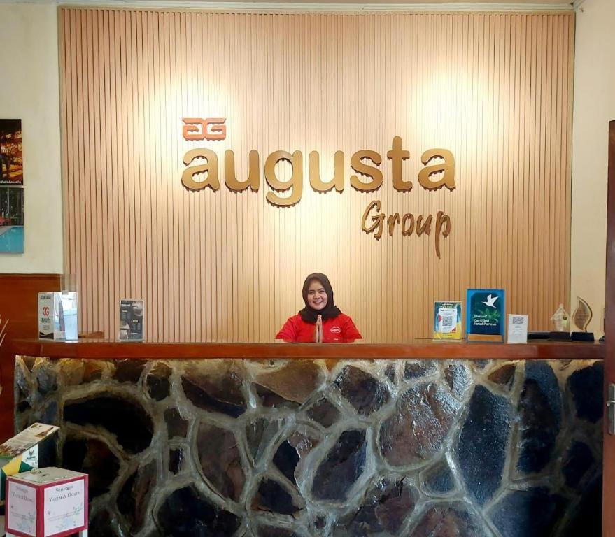 Augusta Sukabumi Hotel Ngoại thất bức ảnh