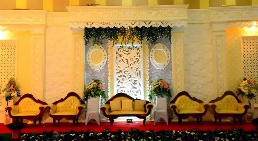 Augusta Sukabumi Hotel Ngoại thất bức ảnh