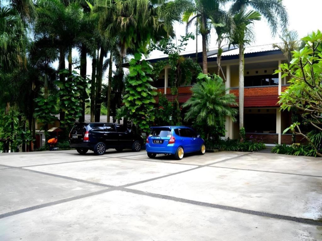 Augusta Sukabumi Hotel Ngoại thất bức ảnh