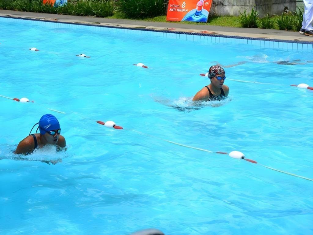 Augusta Sukabumi Hotel Ngoại thất bức ảnh