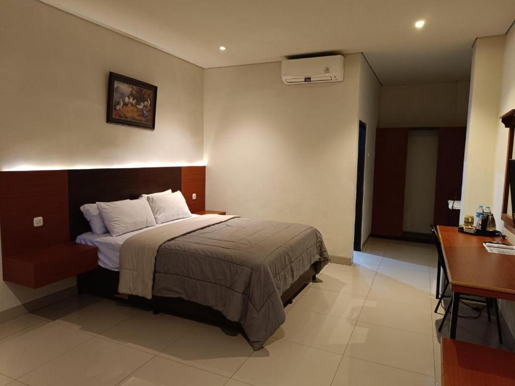 Augusta Sukabumi Hotel Ngoại thất bức ảnh