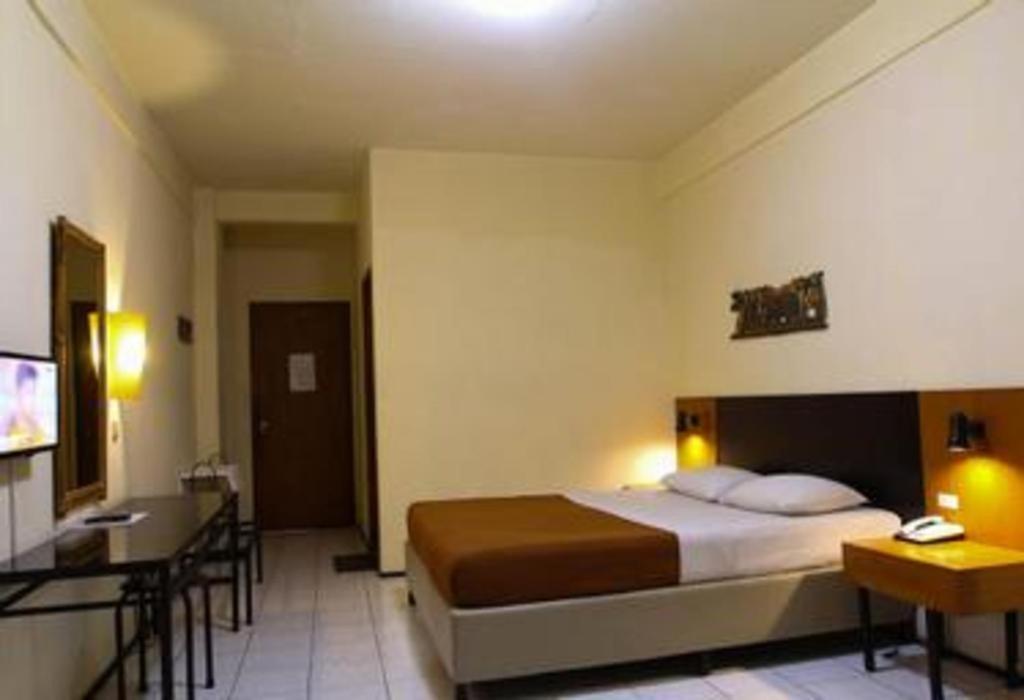 Augusta Sukabumi Hotel Ngoại thất bức ảnh