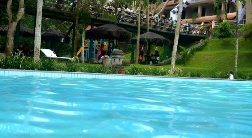 Augusta Sukabumi Hotel Ngoại thất bức ảnh