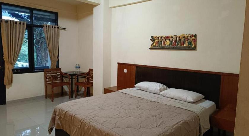 Augusta Sukabumi Hotel Ngoại thất bức ảnh