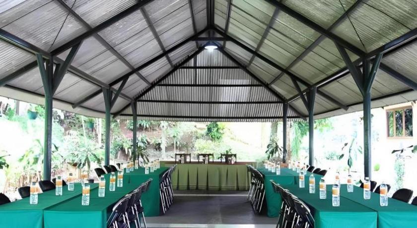 Augusta Sukabumi Hotel Ngoại thất bức ảnh